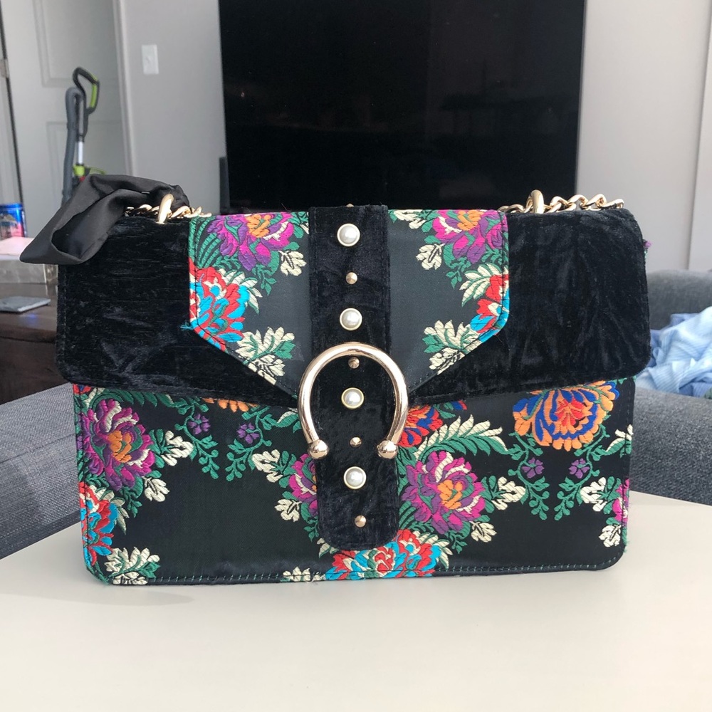 Steve Madden embroidered purse